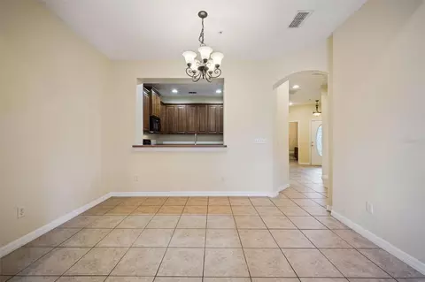 Living - 952 Davenwood Ct, Ocoee, FL 34761 photo 5 of 9
