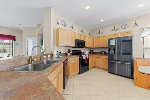 Kitchen - 345 Summer Place Loop, Clermont, FL 34714 photo 4 of 6