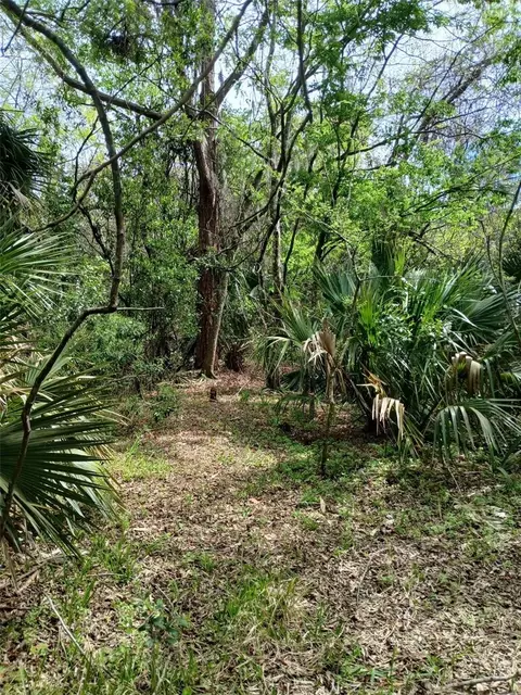 E Hubbard Avenue, Deland, FL 32724