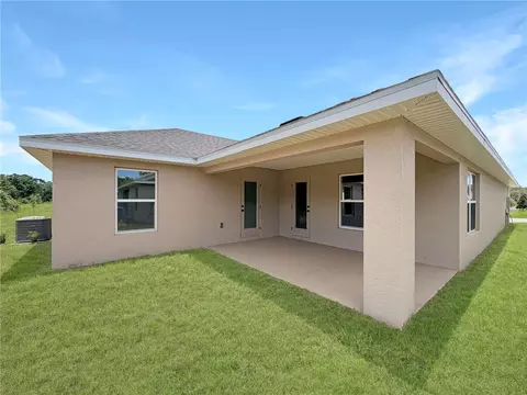 Exterior - 7618 Bent Tree Loop, Harmony, FL 34773 photo 4 of 5