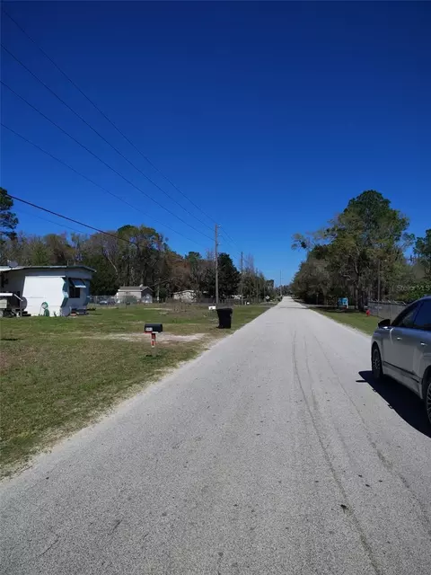 587 Marshburn Dr, Bronson, FL 32621