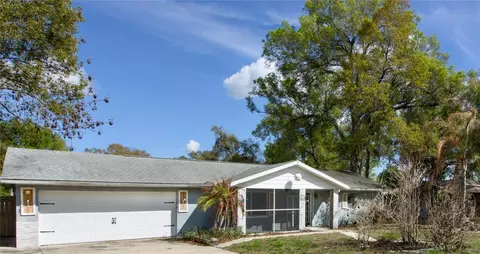 501 Rose Ave, Fruitland Park, FL 34731