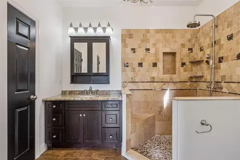 Bath - 159 Longview Ave, Celebration, FL 34747 photo 1 of 4