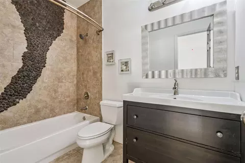 Bath - 159 Longview Ave, Celebration, FL 34747 photo 4 of 4