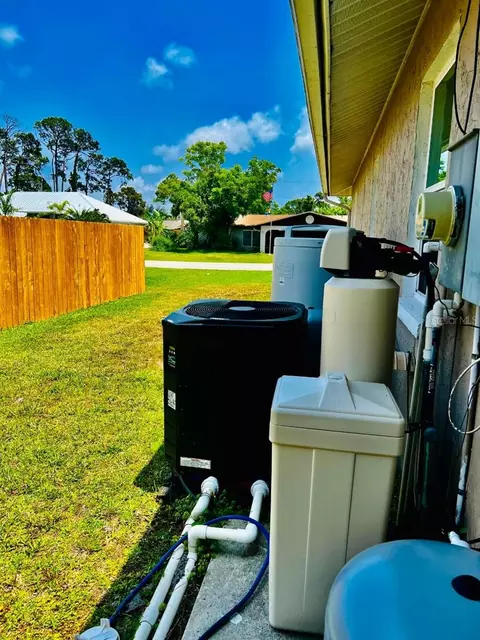 Exterior - 874 Acadia Rd, Venice, FL 34293 photo 24 of 25