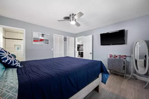 Bedroom - 874 Acadia Rd, Venice, FL 34293 photo 4 of 12