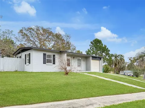 889 W Village Dr, Deltona, FL 32725