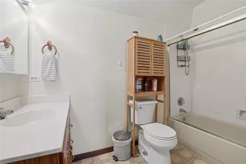 Bath - 3131 Juniper Dr, Edgewater, FL 32141 photo 1 of 2