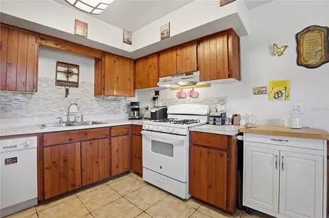 Kitchen - 3131 Juniper Dr, Edgewater, FL 32141 photo 2 of 2
