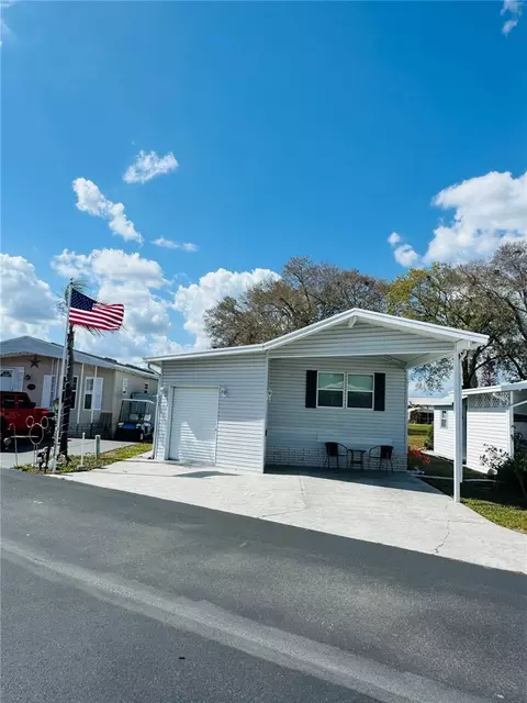 627 Arnold Palmer Dr, Davenport, FL 33837