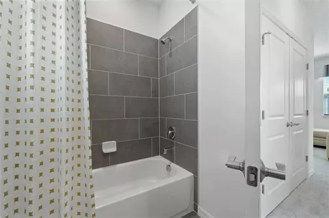Bath - 1820 Shadow Box Bnd, Saint Cloud, FL 34771 photo 5 of 5