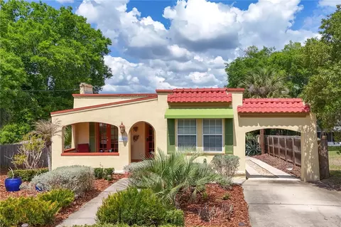 809 Poinsettia Dr, Eustis, FL 32726