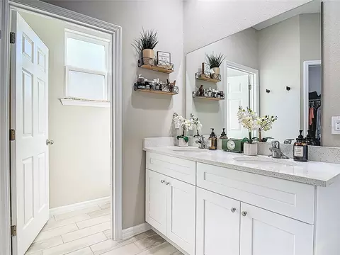 Bath - 39641 Royal Trails Rd, Eustis, FL 32736 photo 1 of 7