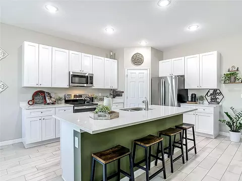 Kitchen - 39641 Royal Trails Rd, Eustis, FL 32736 photo 2 of 9
