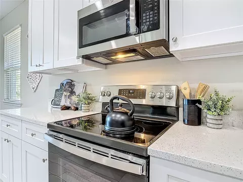Kitchen - 39641 Royal Trails Rd, Eustis, FL 32736 photo 4 of 9