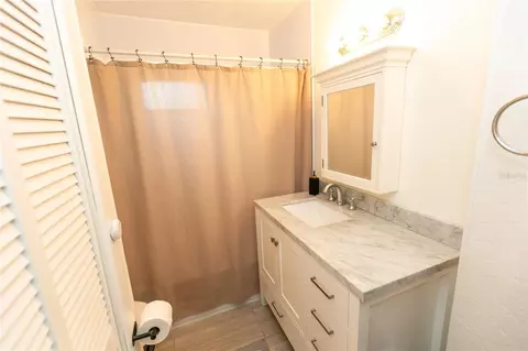 Bath - 807 Tennessee Ave, Saint Cloud, FL 34769 photo 6 of 7