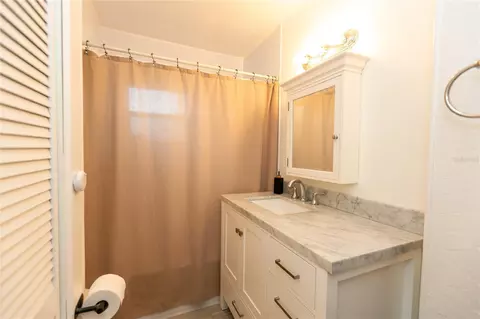 Bath - 807 Tennessee Ave, Saint Cloud, FL 34769 photo 7 of 7