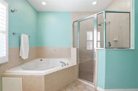Bath - 2430 Heron Ct, Saint Cloud, FL 34771 photo 2 of 4