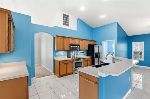 Kitchen - 2430 Heron Ct, Saint Cloud, FL 34771 photo 2 of 3