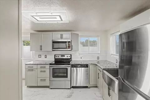Kitchen - 15 Alamanda Dr, Ormond Beach, FL 32176 photo 2 of 4