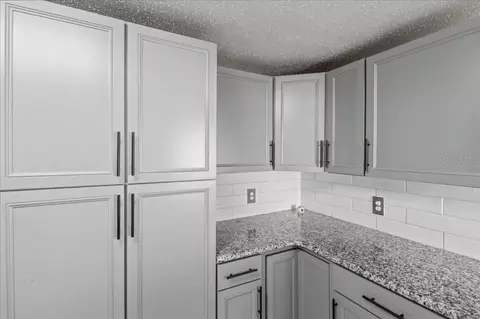 Kitchen - 15 Alamanda Dr, Ormond Beach, FL 32176 photo 3 of 4