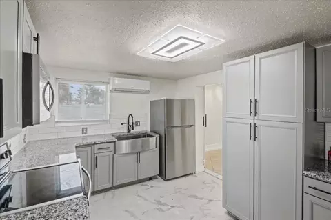 Kitchen - 15 Alamanda Dr, Ormond Beach, FL 32176 photo 4 of 4