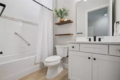 Bath - 2555 Pine Preserve Ct, Saint Cloud, FL 34771 photo 6 of 7