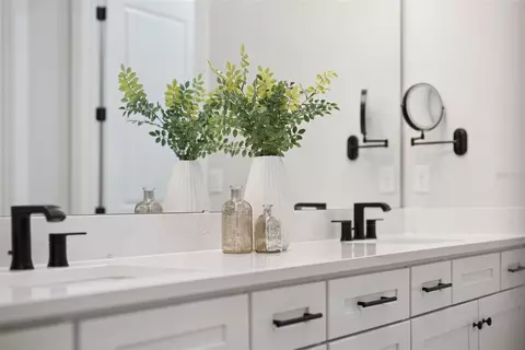 Bath - 2555 Pine Preserve Ct, Saint Cloud, FL 34771 photo 3 of 7
