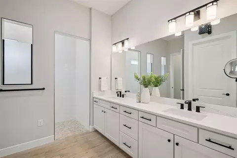 Bath - 2555 Pine Preserve Ct, Saint Cloud, FL 34771 photo 1 of 7