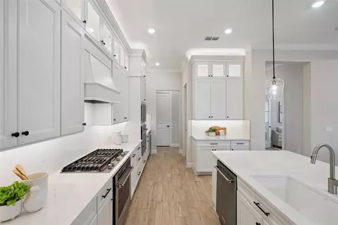 Kitchen - 2555 Pine Preserve Ct, Saint Cloud, FL 34771 photo 8 of 8