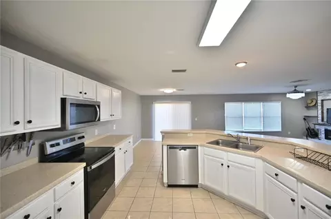 Kitchen - 10922 Subtle Trail Dr, Riverview, FL 33579 photo 2 of 3