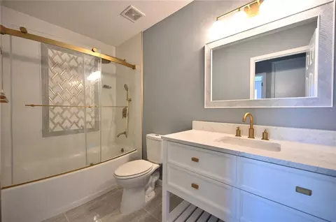 Bath - 10922 Subtle Trail Dr, Riverview, FL 33579 photo 8 of 9