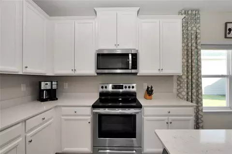 Kitchen - 7934 SW 74th Loop, Ocala, FL 34481 photo 3 of 4