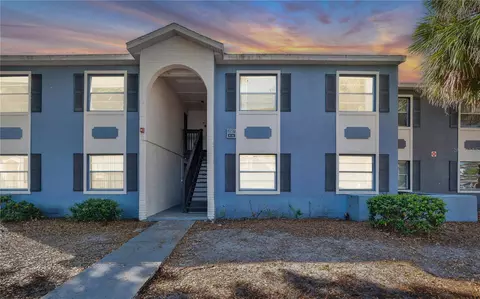 2507 N Alafaya Trl #10, Orlando, FL 32826