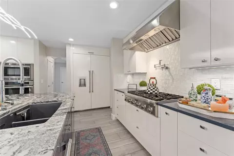 Kitchen - 606 E 6th Ave, Windermere, FL 34786 photo 4 of 6