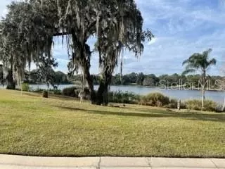 519 W Blue Water Edge Dr, Eustis, FL 32736