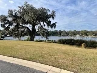 425 W Blue Water Edge Dr, Eustis, FL 32736