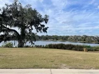 425 W Blue Water Edge Dr, Eustis, FL 32736 photo 2