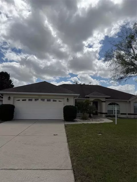 Exterior - 4572 NW 32nd St, Ocala, FL 34482 photo 3 of 3