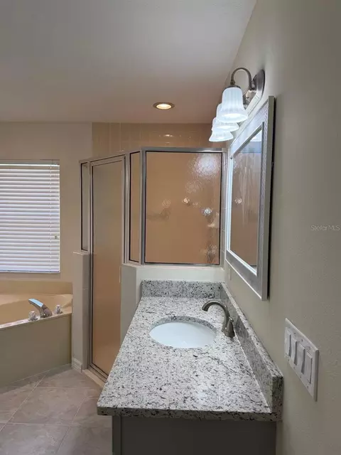 Bath - 4572 NW 32nd St, Ocala, FL 34482 photo 1 of 3