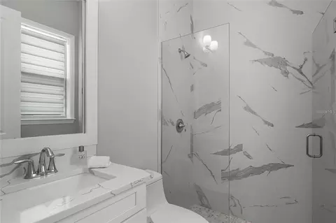 Bath - 1118 Estancia Woods Loop, Windermere, FL 34786 photo 1 of 6