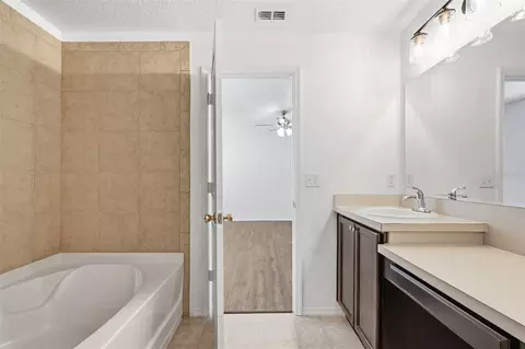 Bath - 10920 Pond Pine Dr, Riverview, FL 33569 photo 2 of 3