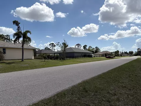 196 Linda Lee Dr, Rotonda West, FL 33947