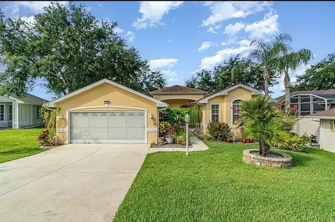 21325 Royal Troon Dr, Leesburg, FL 34748