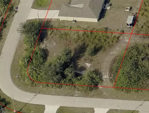 371 Pinafore Ave, Lehigh Acres, FL 33974