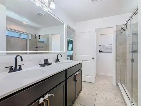 Bath - 1285 Hilltop Pl, Saint Cloud, FL 34772 photo 3 of 8