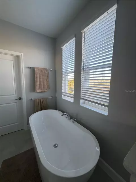 Bath - 1389 Lumpini St, Saint Cloud, FL 34771 photo 5 of 5