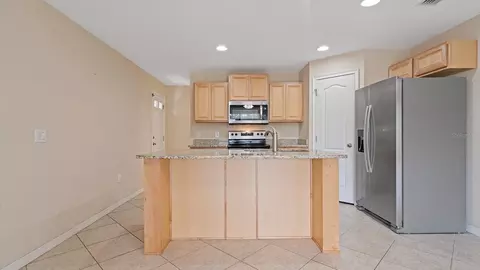 Kitchen - 4840 Old Oak Trl, Saint Cloud, FL 34771 photo 2 of 4