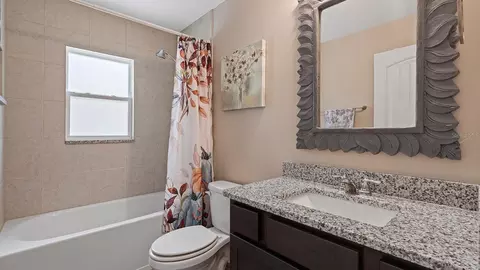 Bath - 4840 Old Oak Trl, Saint Cloud, FL 34771 photo 3 of 4