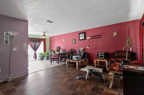 Living - 8779 SE 89th Pl, Ocala, FL 34472 photo 3 of 4